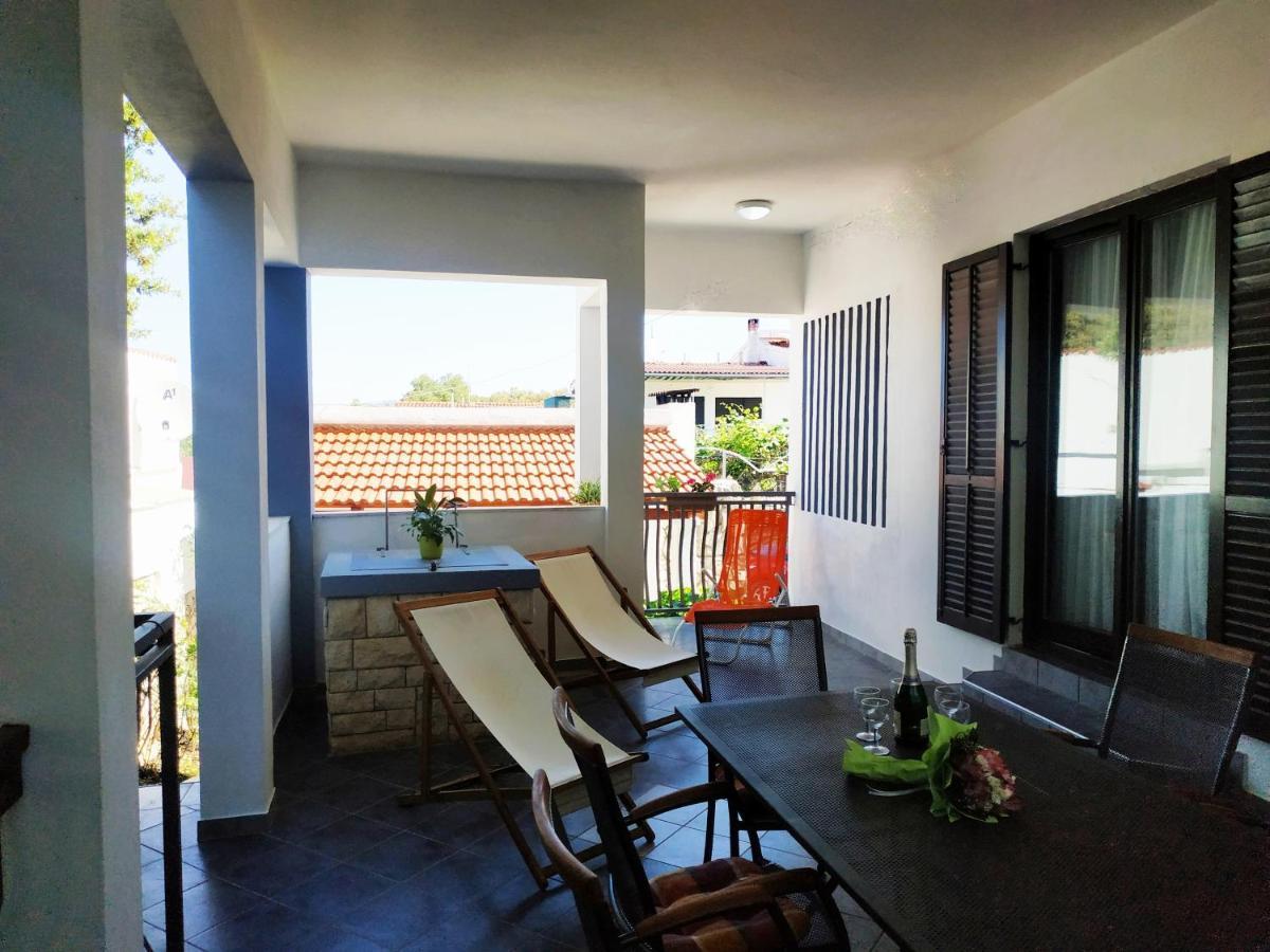 Apartment Lavanda Nova Ražanj Exterior foto